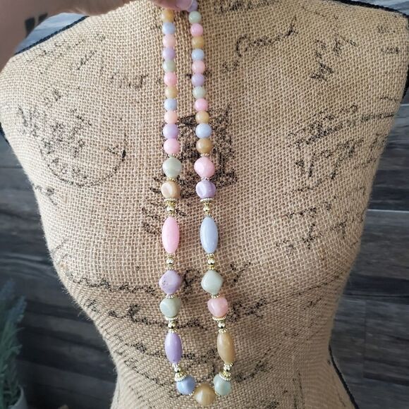 Pastel Easter Beaded Themed Necklace  Beautiful Summer Colors - Picture 7 of 8